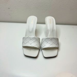 Aldo White Leather Bottega Style Mules / Heels Size 7